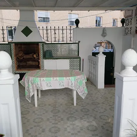 En Malaga, Torremolinos, Cerca De La Playa * Malaga